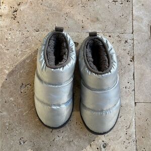 NEW Sorel Womens 7 Hadley Slipper Slip On Puffy Shoe NL 3331-034